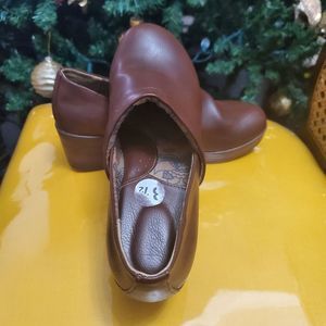 B.o.c nursing shoes